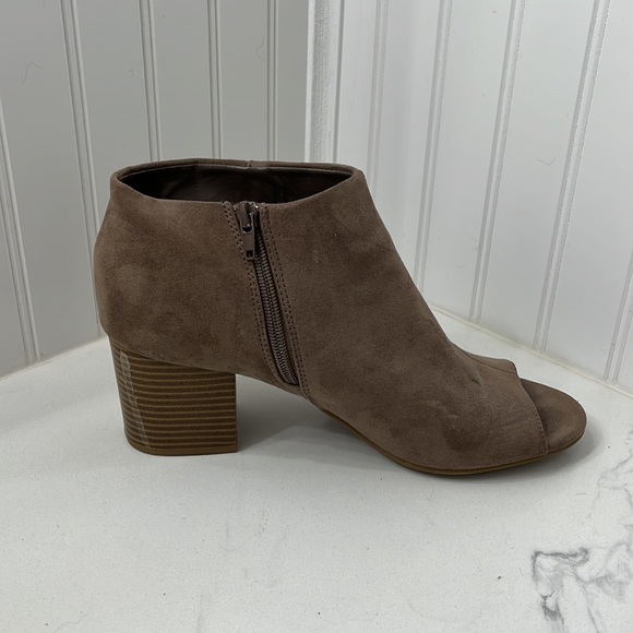 Bamboo Heeled Ankle Boot - Picture 2 of 4